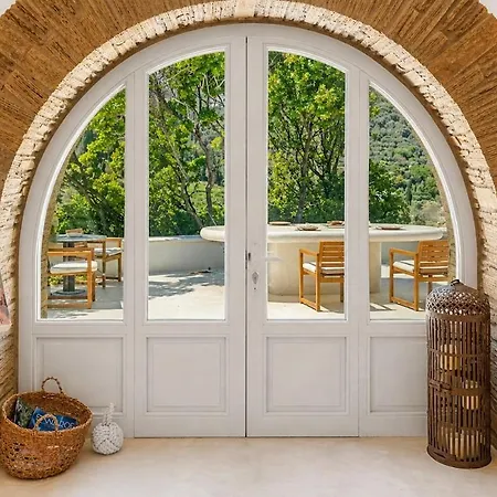 Nest Gateway - Panoramic Mountain Views * Apikia (Andros)